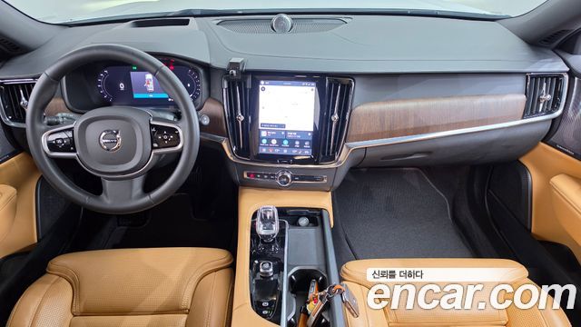 Volvo V90 Cross Country B5 Ultimate AWD 2023 — фото 7