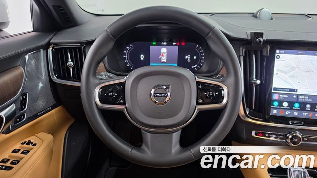 Volvo V90 Cross Country B5 Ultimate AWD 2023 — фото 16