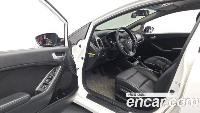 Kia K3 Deluxe 2015 — фото 10