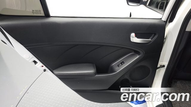 Kia K3 Deluxe 2015 — фото 25