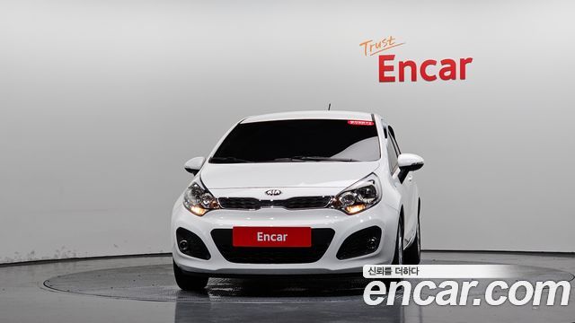Kia Pride 1.4 MPI Hatchback Deluxe 2014 — фото 3