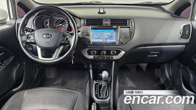 Kia Pride 1.4 MPI Hatchback Deluxe 2014 — фото 7