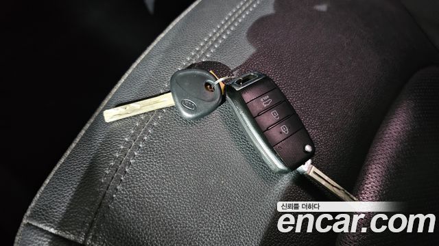 Kia Pride 1.4 MPI Hatchback Deluxe 2014 — фото 16