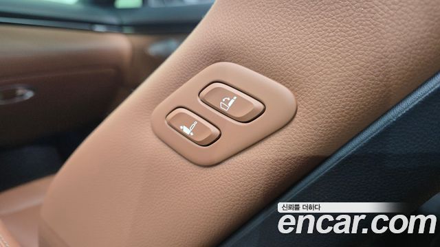 Genesis GV70 2.2 Diesel 2WD 2023 — фото 28