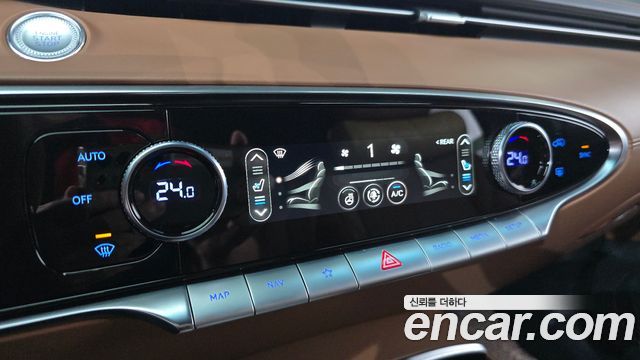 Genesis GV70 2.2 Diesel 2WD 2023 — фото 30