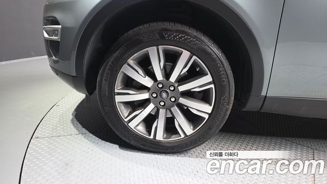 Land Rover Discovery Sport 2.0 TD4 HSE Luxury 2018 — фото 5