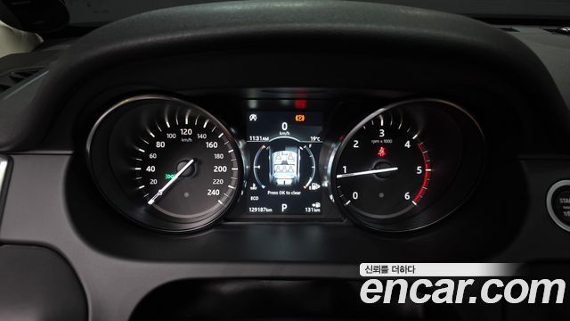 Land Rover Discovery Sport 2.0 TD4 HSE Luxury 2018 — фото 8