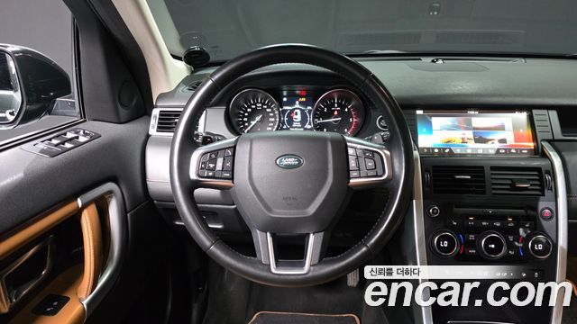 Land Rover Discovery Sport 2.0 TD4 HSE Luxury 2018 — фото 17