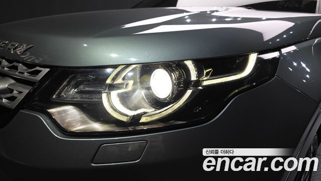 Land Rover Discovery Sport 2.0 TD4 HSE Luxury 2018 — фото 28