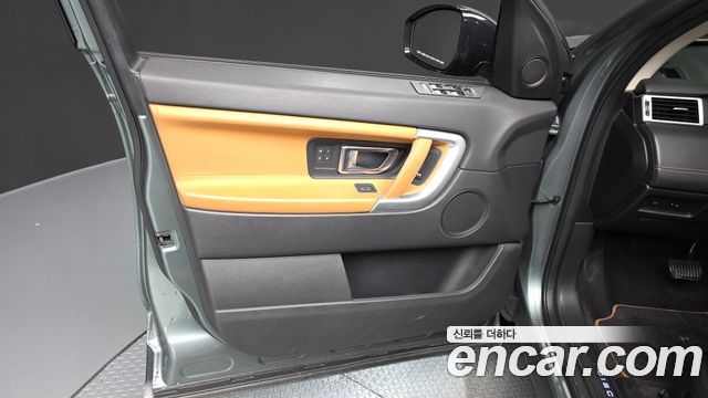 Land Rover Discovery Sport 2.0 TD4 HSE Luxury 2018 — фото 30