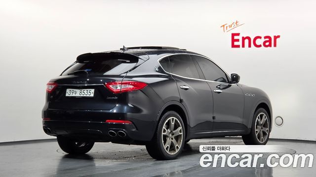 Maserati Levante 3.0 Diesel AWD Sport 2017 — фото 2