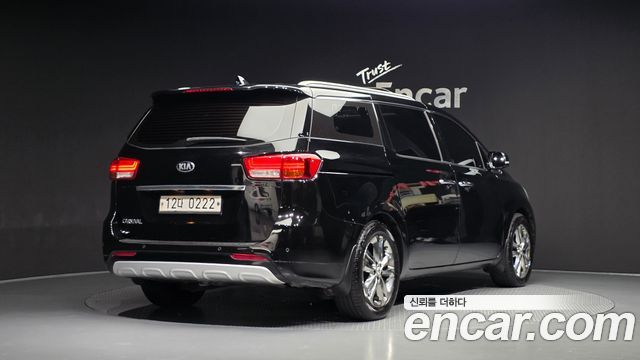 Kia Carnival 9-seater Noblesse 2017 — фото 2