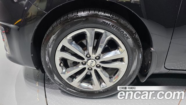 Kia Carnival 9-seater Noblesse 2017 — фото 5