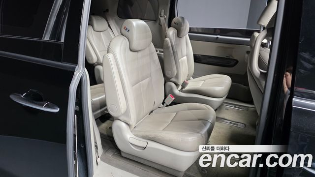 Kia Carnival 9-seater Noblesse 2017 — фото 12