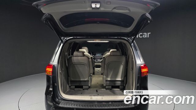Kia Carnival 9-seater Noblesse 2017 — фото 20
