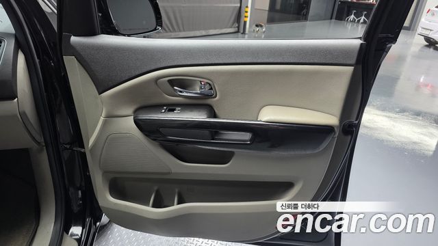 Kia Carnival 9-seater Noblesse 2017 — фото 25