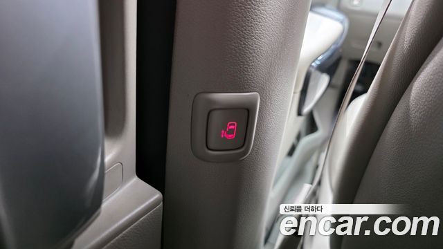 Kia Carnival 9-seater Noblesse 2017 — фото 31
