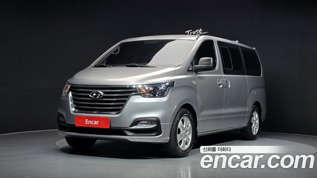 Hyundai Grand Starex Wagon 12-Seater Modern