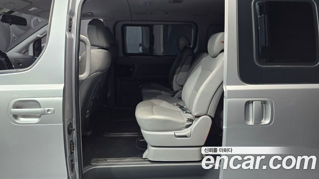 Hyundai Grand Starex Wagon 12-Seater Modern 2019 — фото 12