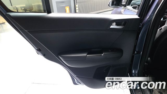 Kia Sportage The Bold Diesel 2.0 2WD Prestige 2019 — фото 25