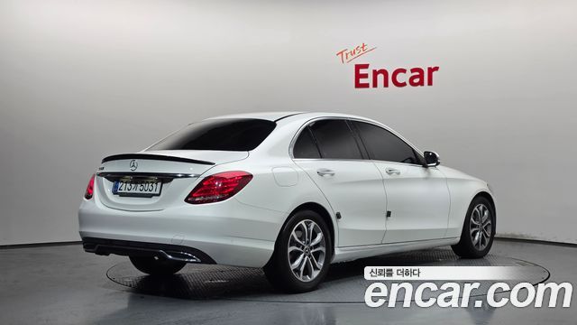 Mercedes-Benz C-Class (W205) C200 Avantgarde 2017 — фото 2