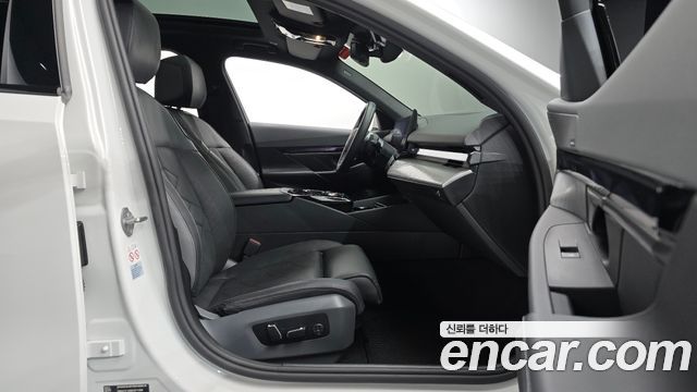 BMW 5 Series (G60) 530i xDrive M Sport 2024 — фото 26