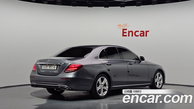 Mercedes-Benz E-Class (W213) E220d Avantgarde 2017 — фото 2