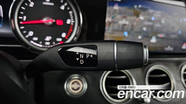Mercedes-Benz E-Class (W213) E220d Avantgarde 2017 — фото 9