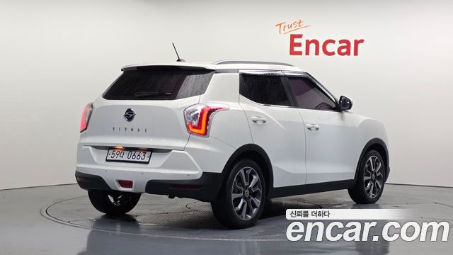 KG Mobility (SsangYong) Tivoli LX 2WD HI-DLX 2016 — фото 2