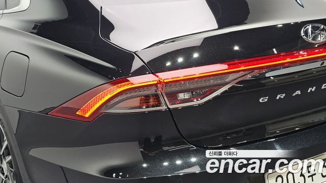 Hyundai Grandeur (IG) 2.5 Premium 2023 — фото 23