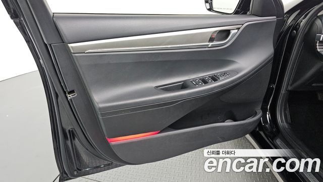 Hyundai Grandeur (IG) 2.5 Premium 2023 — фото 24