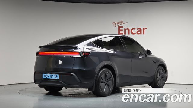Tesla Model Y RWD 2025 — фото 2