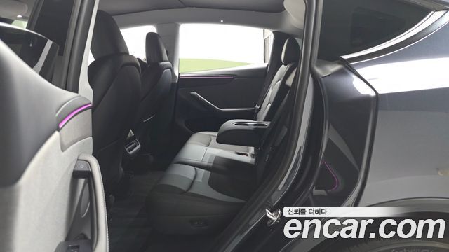 Tesla Model Y RWD 2025 — фото 12