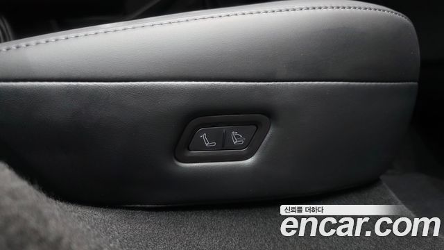 Tesla Model Y RWD 2025 — фото 18