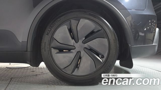 Tesla Model Y RWD 2025 — фото 21