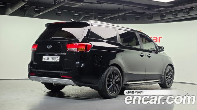 Kia Carnival 9-seater Prestige 2016 — фото 2