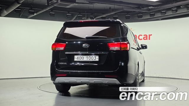 Kia Carnival 9-seater Prestige 2016 — фото 4