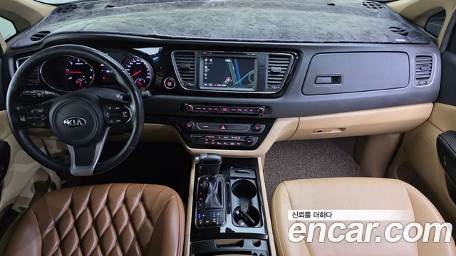 Kia Carnival 9-seater Prestige 2016 — фото 7