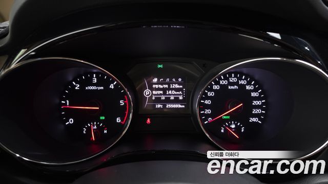 Kia Carnival 9-seater Prestige 2016 — фото 8