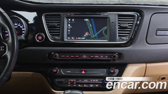 Kia Carnival 9-seater Prestige 2016 — фото 14