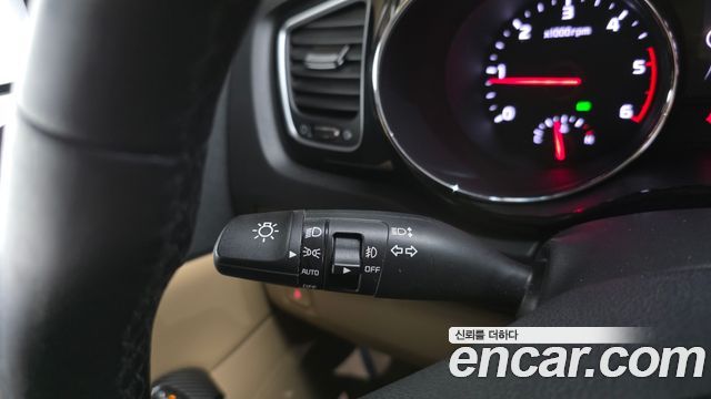 Kia Carnival 9-seater Prestige 2016 — фото 17