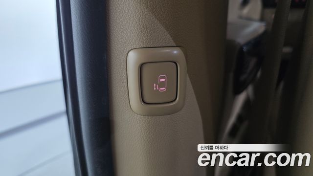 Kia Carnival 9-seater Prestige 2016 — фото 18
