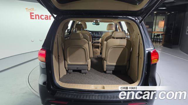 Kia Carnival 9-seater Prestige 2016 — фото 20