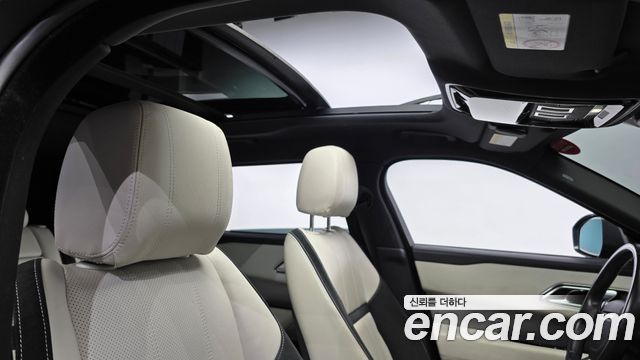 Land Rover Range Rover Velar 3.0 D300 R-Dynamic SE 2018 — фото 20