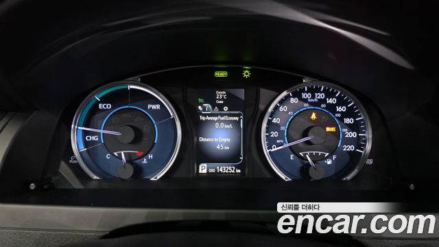 Toyota Camry Hybrid XLE 2017 — фото 8