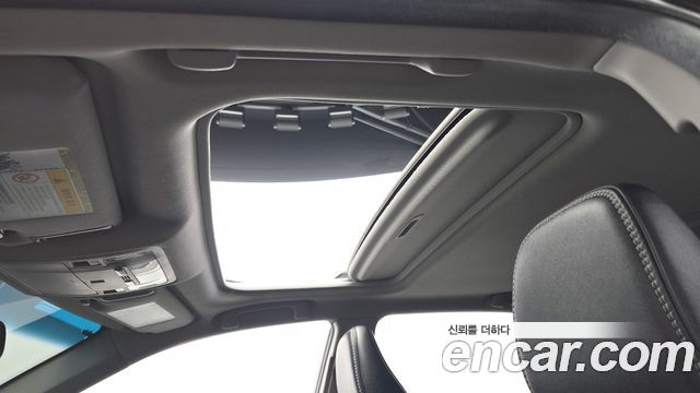 Toyota Camry Hybrid XLE 2017 — фото 16