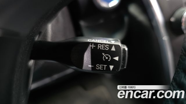 Toyota Camry Hybrid XLE 2017 — фото 18