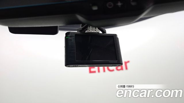 Toyota Camry Hybrid XLE 2017 — фото 27