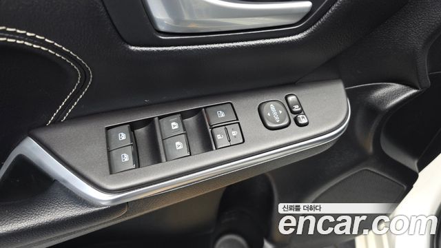 Toyota Camry Hybrid XLE 2017 — фото 29