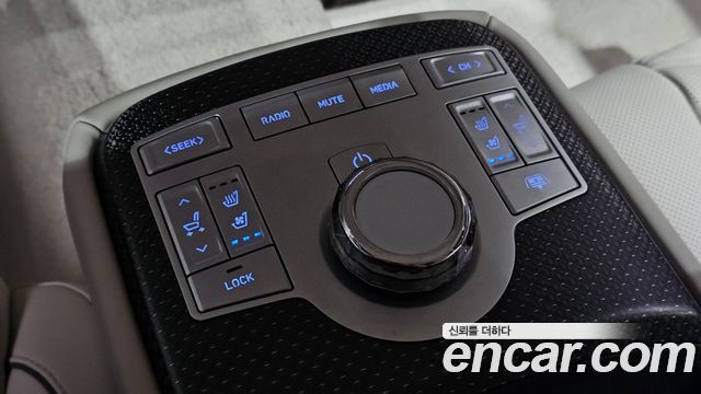 Genesis G80 (RG3) Gasoline 3.5 Turbo AWD 2025 — фото 29